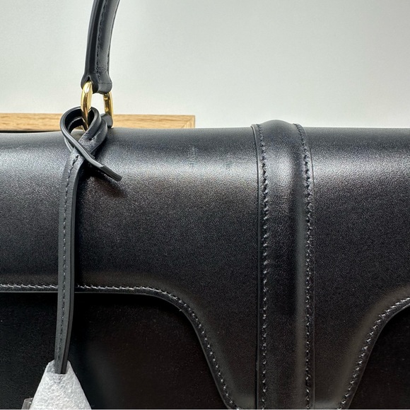 CELINE - CLASSIQUE 16 BAG IN SATINATED CALFSKIN BLACK - Picture 9 of 16